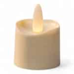 Set van 12 oplaadbare waxinelichtjes met kaarsvet look, tot 400 uur merkduur, waterdicht en geleverd met afstandsbediening - perfect voor sfeervolle verlichting. Afgebeeld tegen een witte achtergrond.